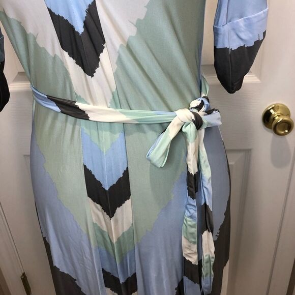 BCBG MAXAZRIA 3/4 sleeve midi dress size small - Picture 4 of 11